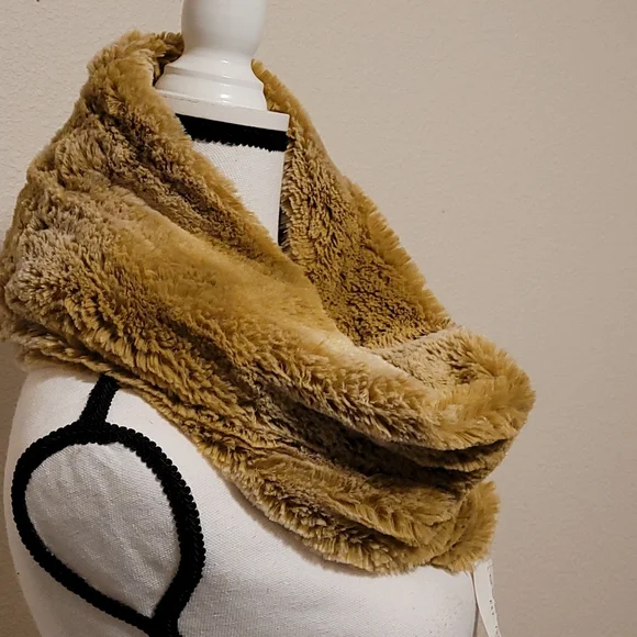 Tan Scarf Wide - Picture 2 of 8